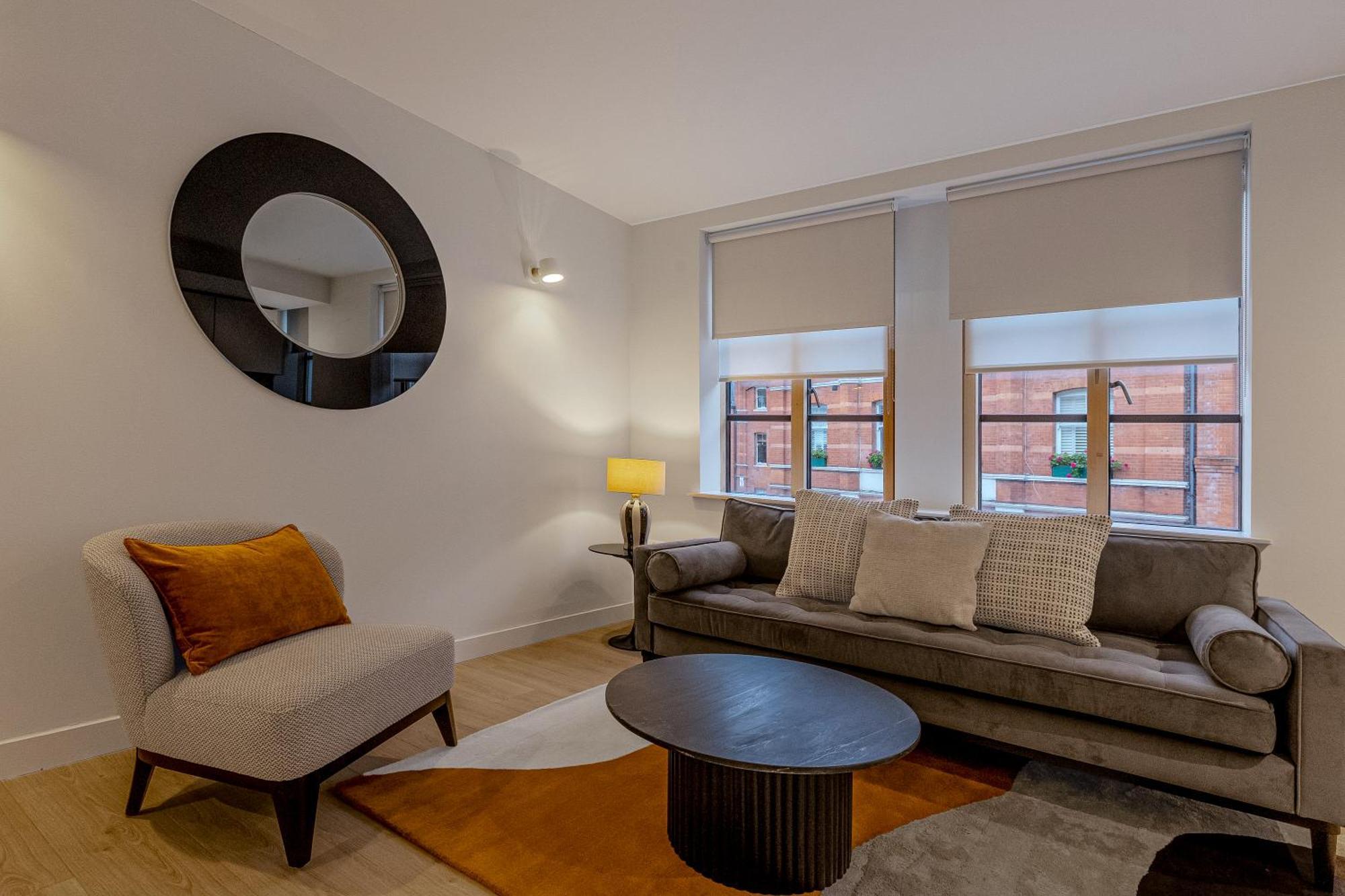 Central Servised Apartments On Artillery Lane 런던 외부 사진